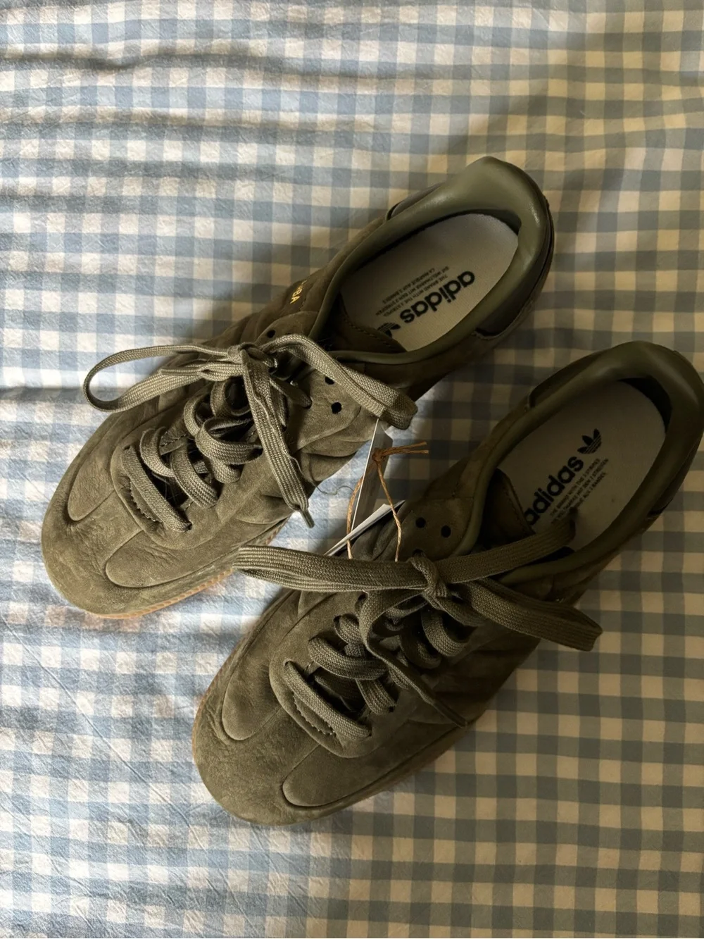 adidas Men’s Olive sambas size 4.5 or Women’s size 37 (6.5)